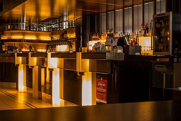 Eleganckie wnętrze restauracji ashenfortune